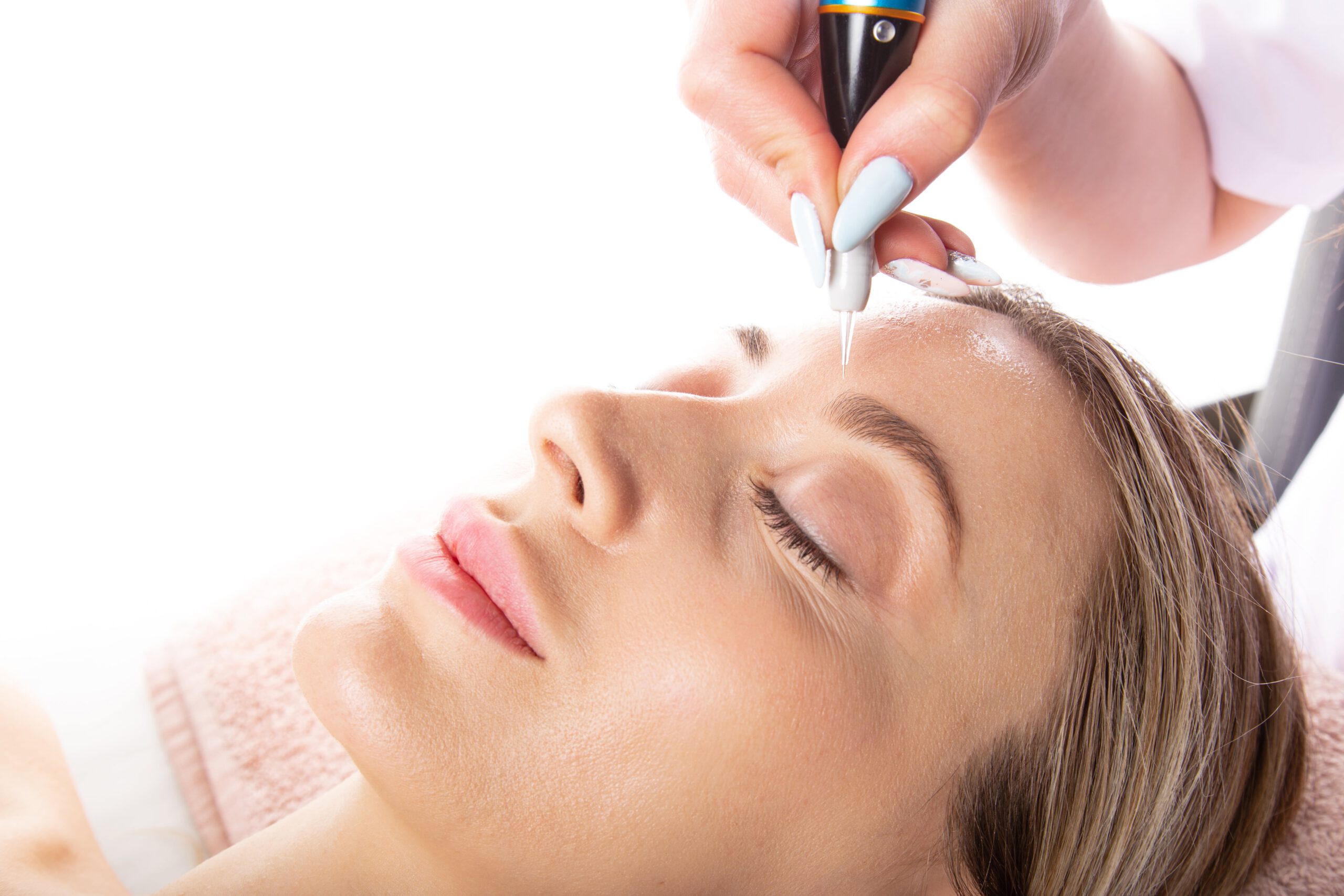 Professionelle Hautanalyse mit BABOR Visualizer Technologie im Beauty Royal Kosmetikstudio in Brüggen - individuelle Diagnose für maßgeschneiderte Hautpflege
